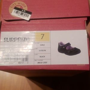 Girls shoes